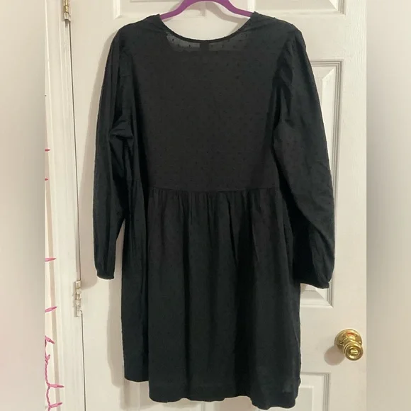 Old navy black mini dress - Picture 3 of 4
